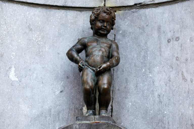 Wacky Statues 21 Weird Statues That Make You Want To Stare For Hours | Stay Weird